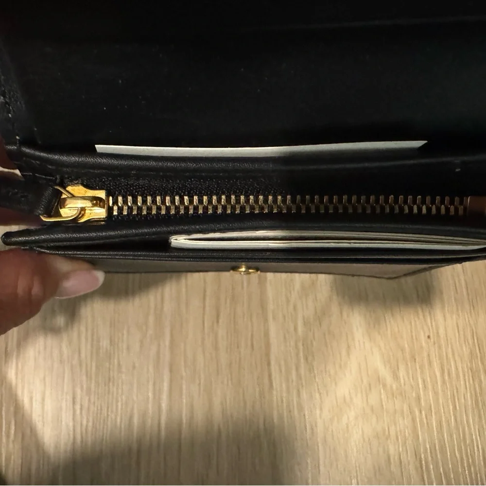 Gucci GG Monogram Bee Wallet- SOLD - Picture 7 of 8